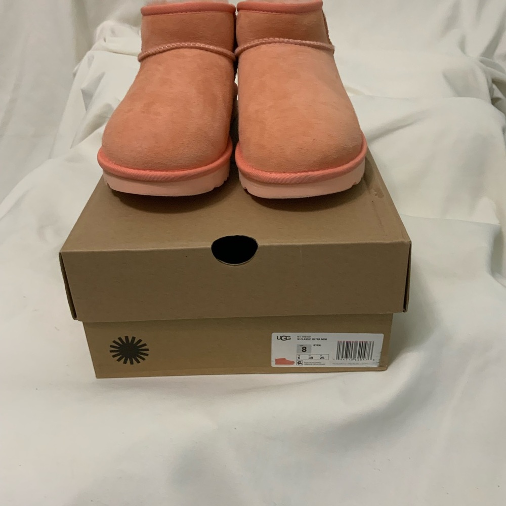 *** UGG Classic Ultra Mini Boots***
